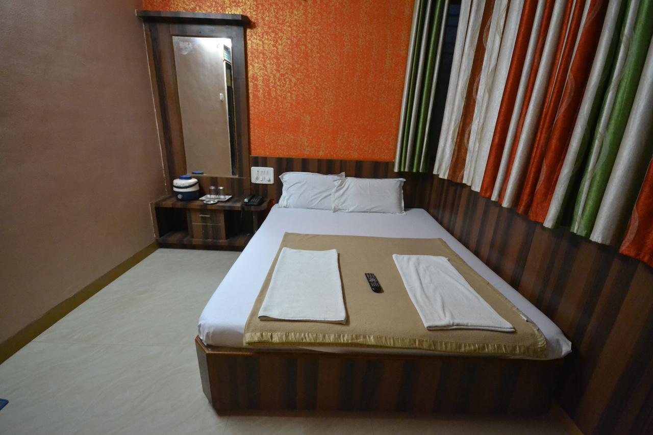 Hotel Sai Hari Prasad Shirdi Exterior foto
